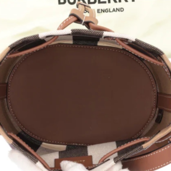 Brand NEW Burberry Bucket Bag - Picture 5 of 12